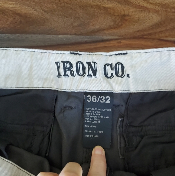 Iron Co. Men's Camo Cargo Pants, NWT, size 36 waist 32 Length, with belt - Picture 3 of 7